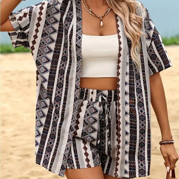 Ladies tribal two-piece short set sz small